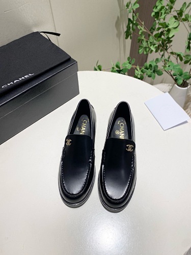 CHANEL Loafer