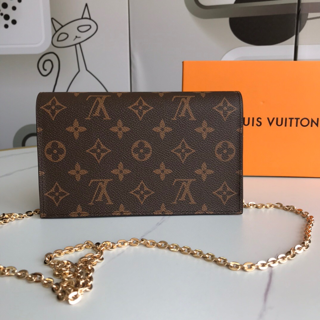 LV A four-leaf clover purse