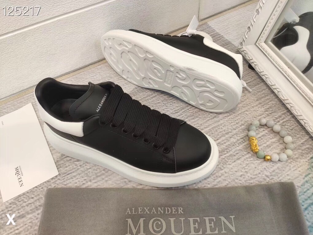 ALEXANDER McQUEEN Sneakers