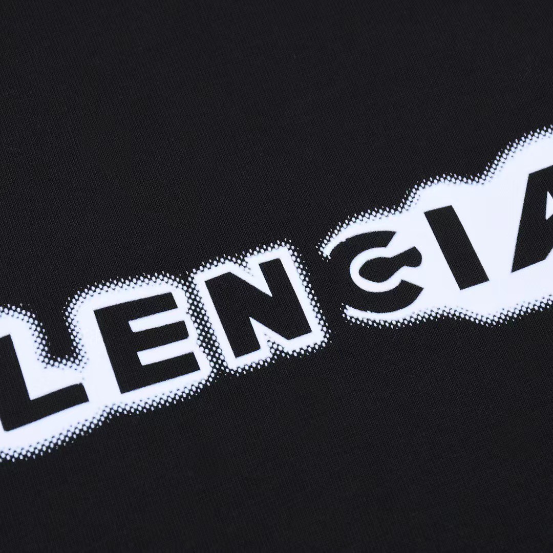 BALENCIAGA T shirt