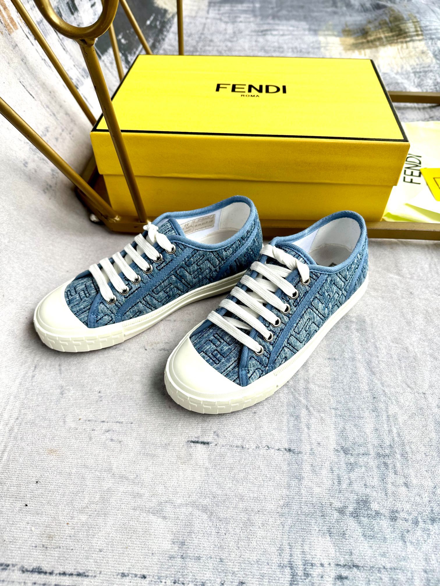 FENDI Domino Sneakers