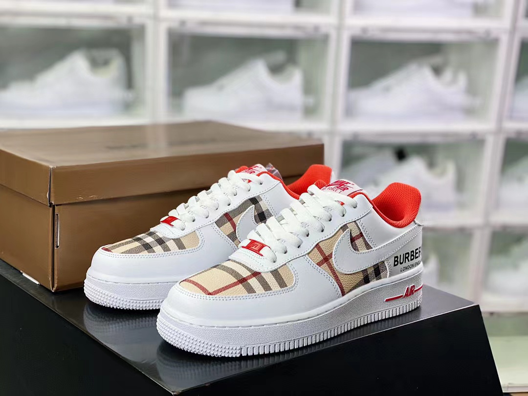 BURBERRY & NIKE Sneakers