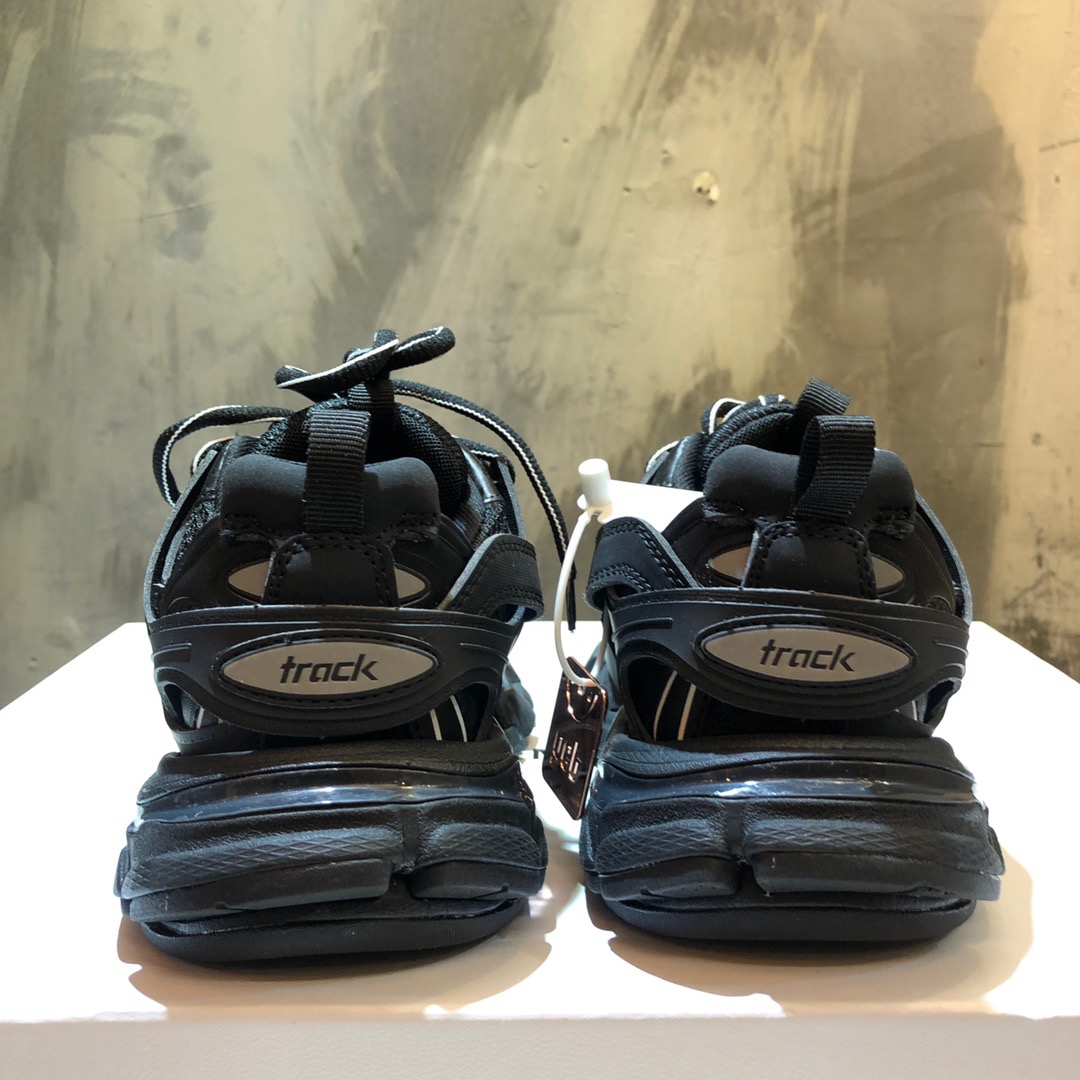 BALENCIAGA Triple-S 3.0 Sneakers