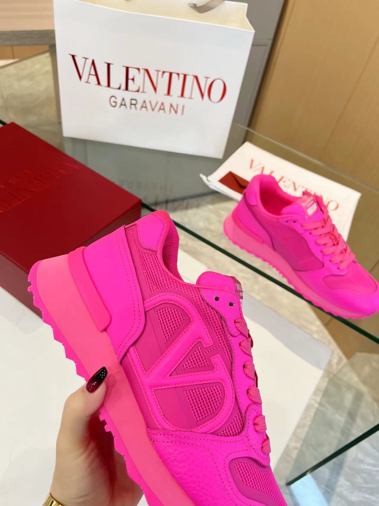 VALENTINO Sneakers