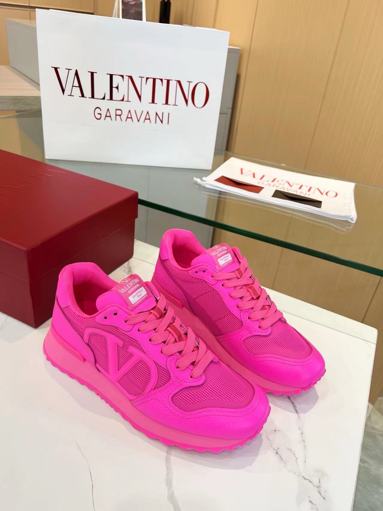 VALENTINO Sneakers