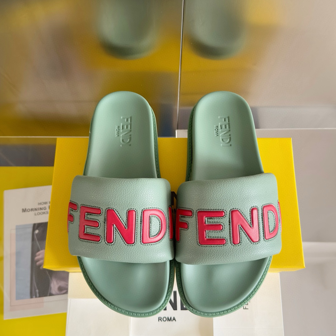 FENDI Roma Unisex Slippers