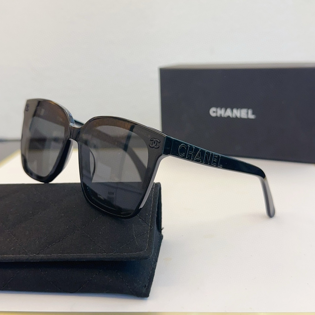 CHANEL sunglasses