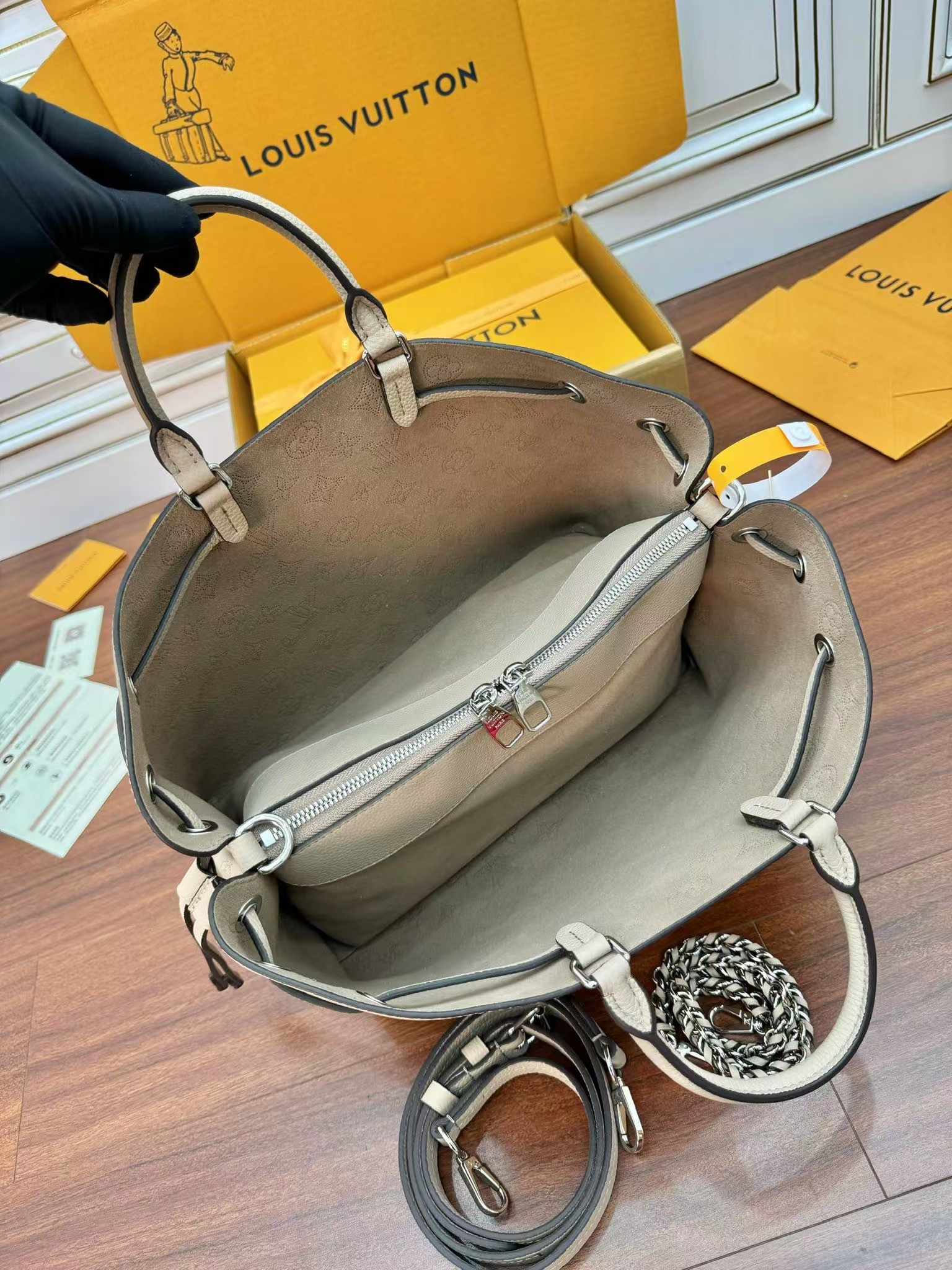 LV Bella Tote bag