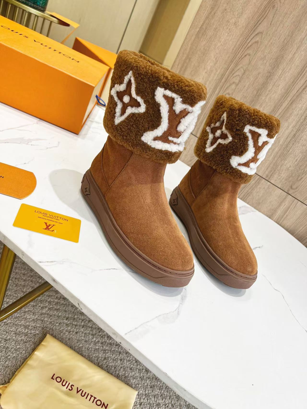 LV Wool boots