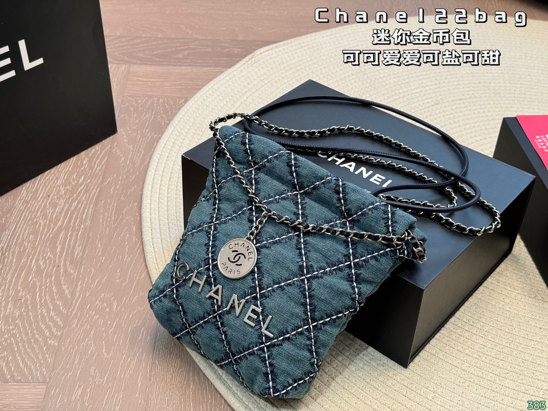 CHANEL Mini Bag （19 cm）