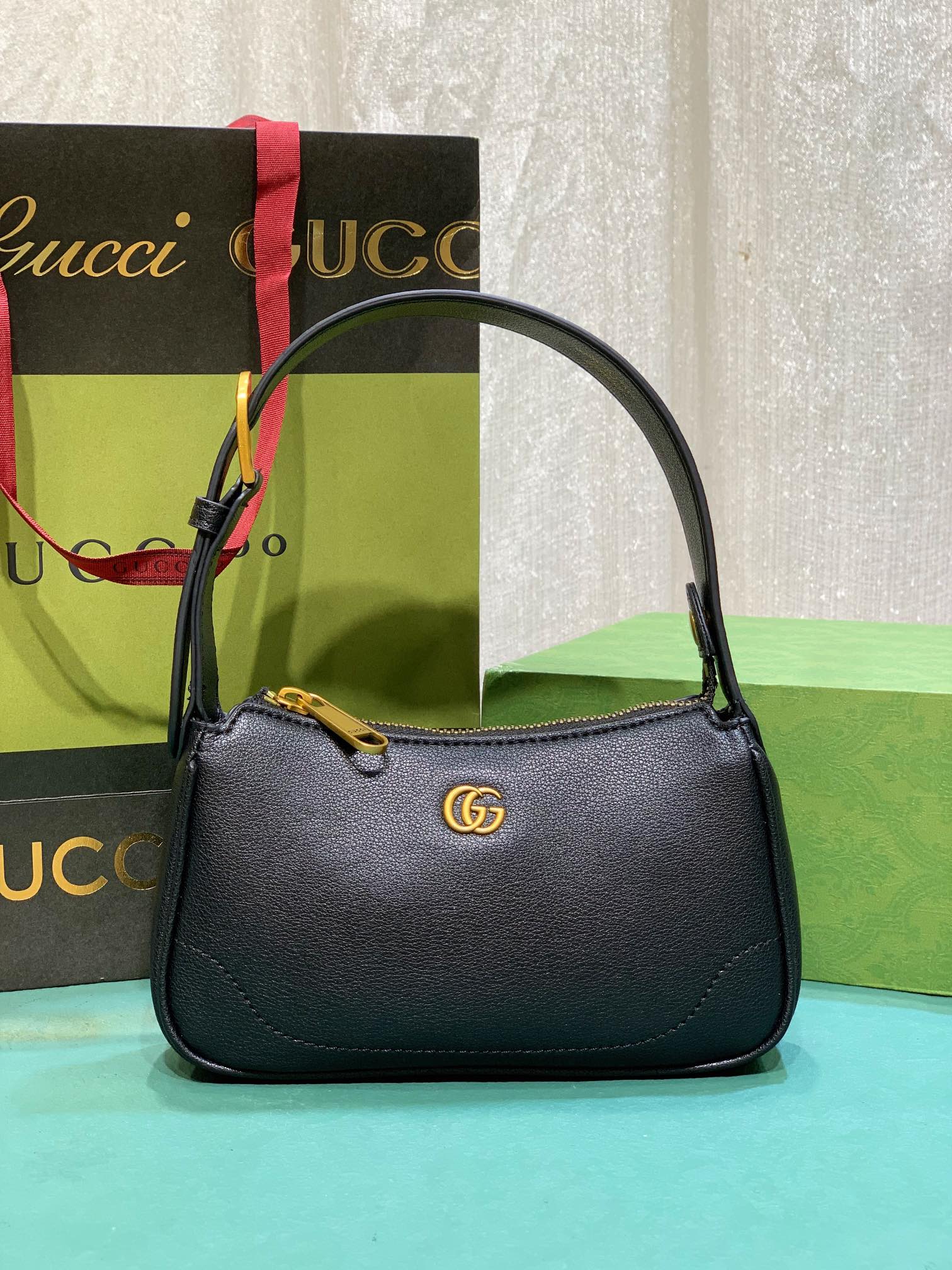 GUCCI SHOULDER BAG