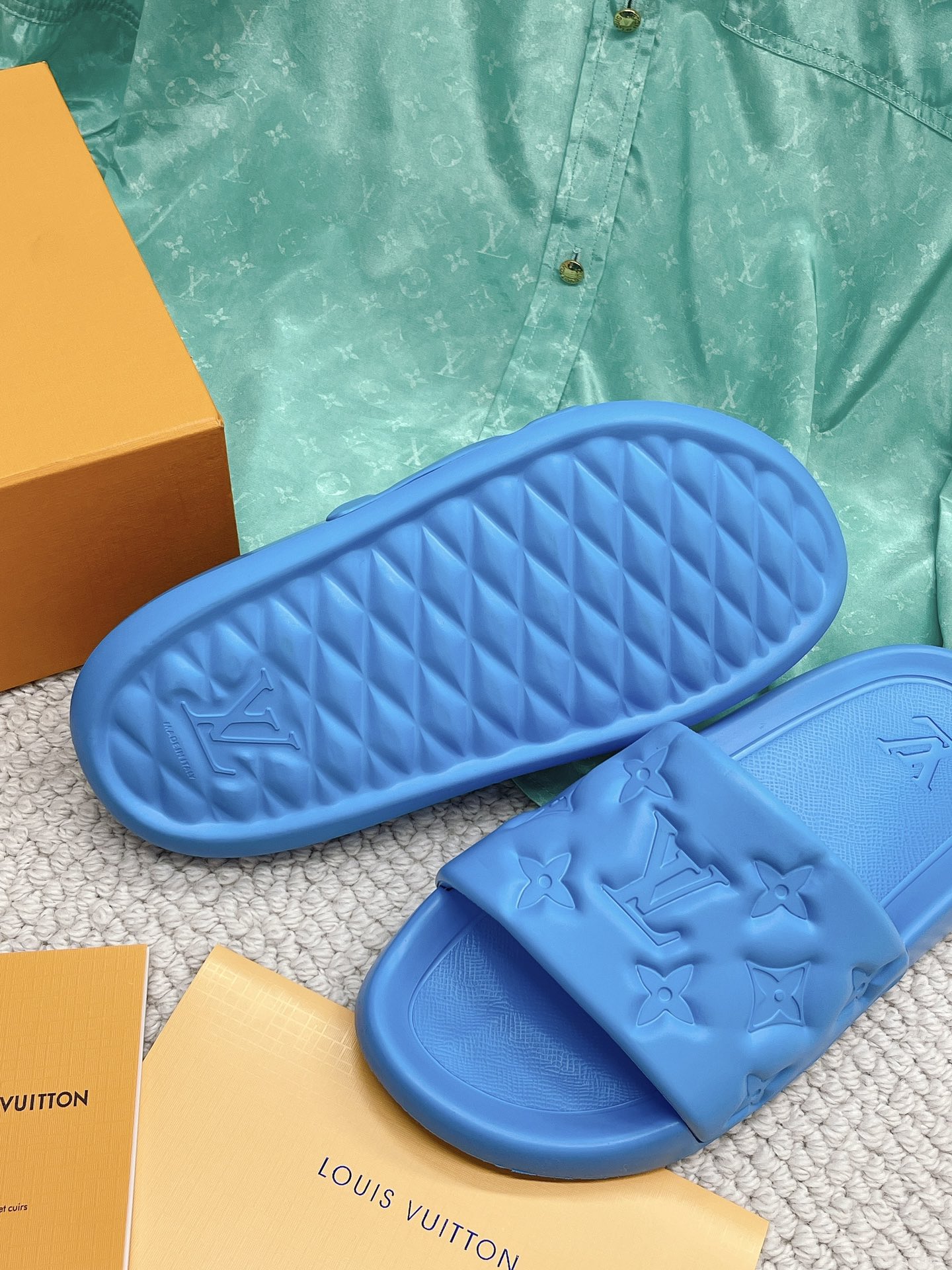 LOUIS VUITTON SLIDES