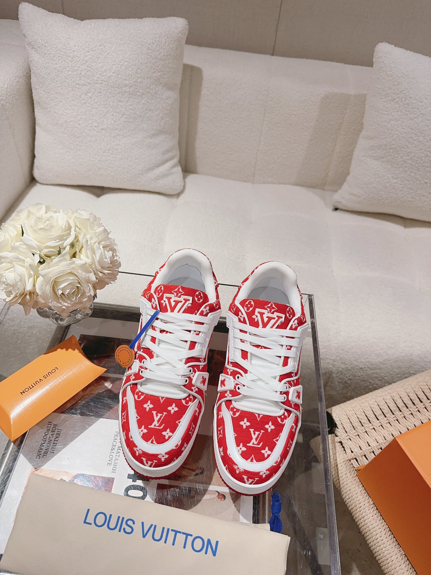 LOUIS VUITTON SNEAKERS