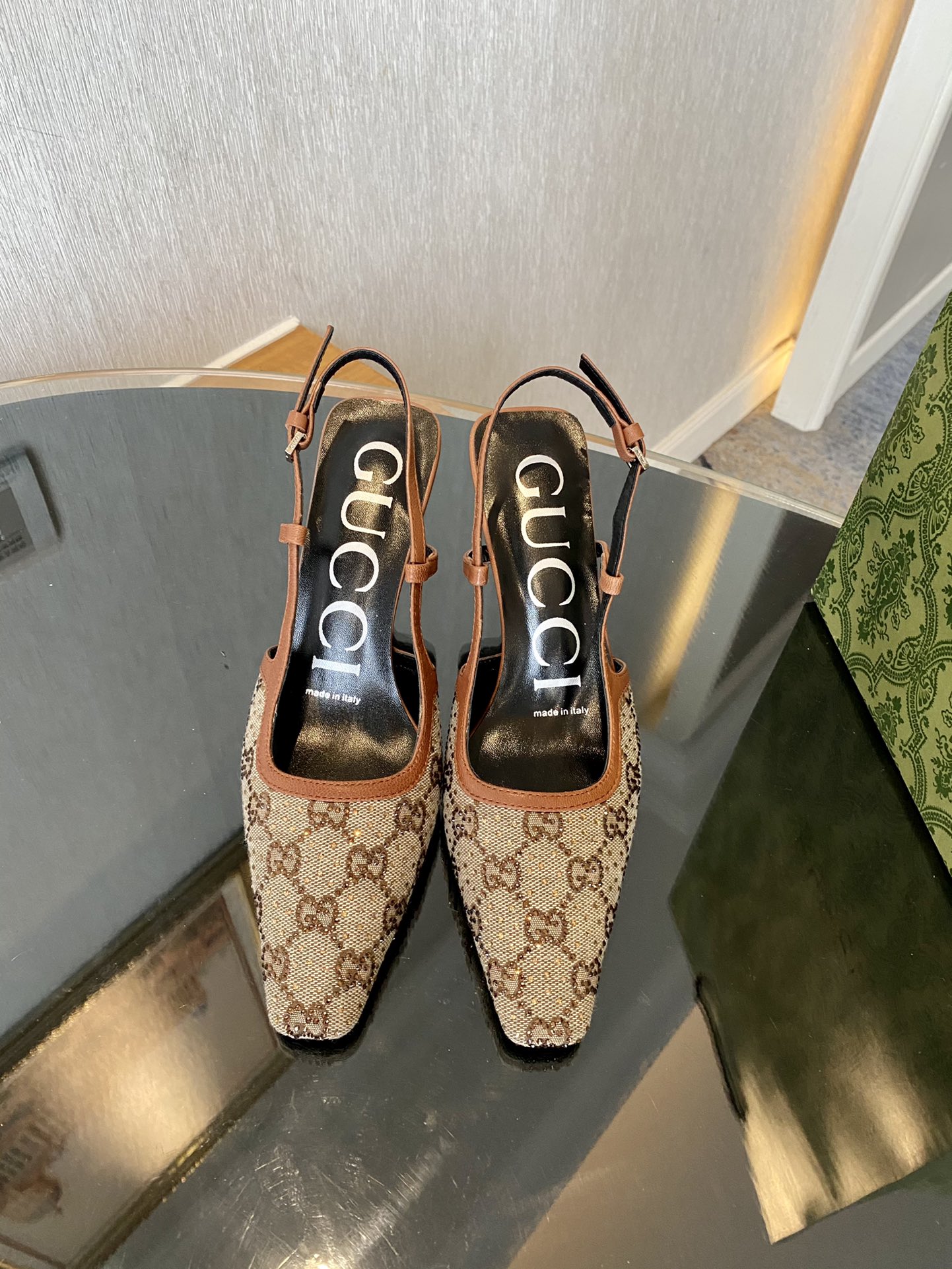 GUCCI SANDALS