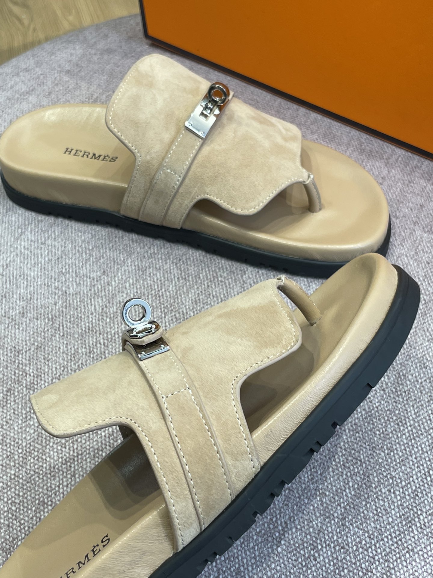 Hermès new pure leather classic Kelly flip-flops