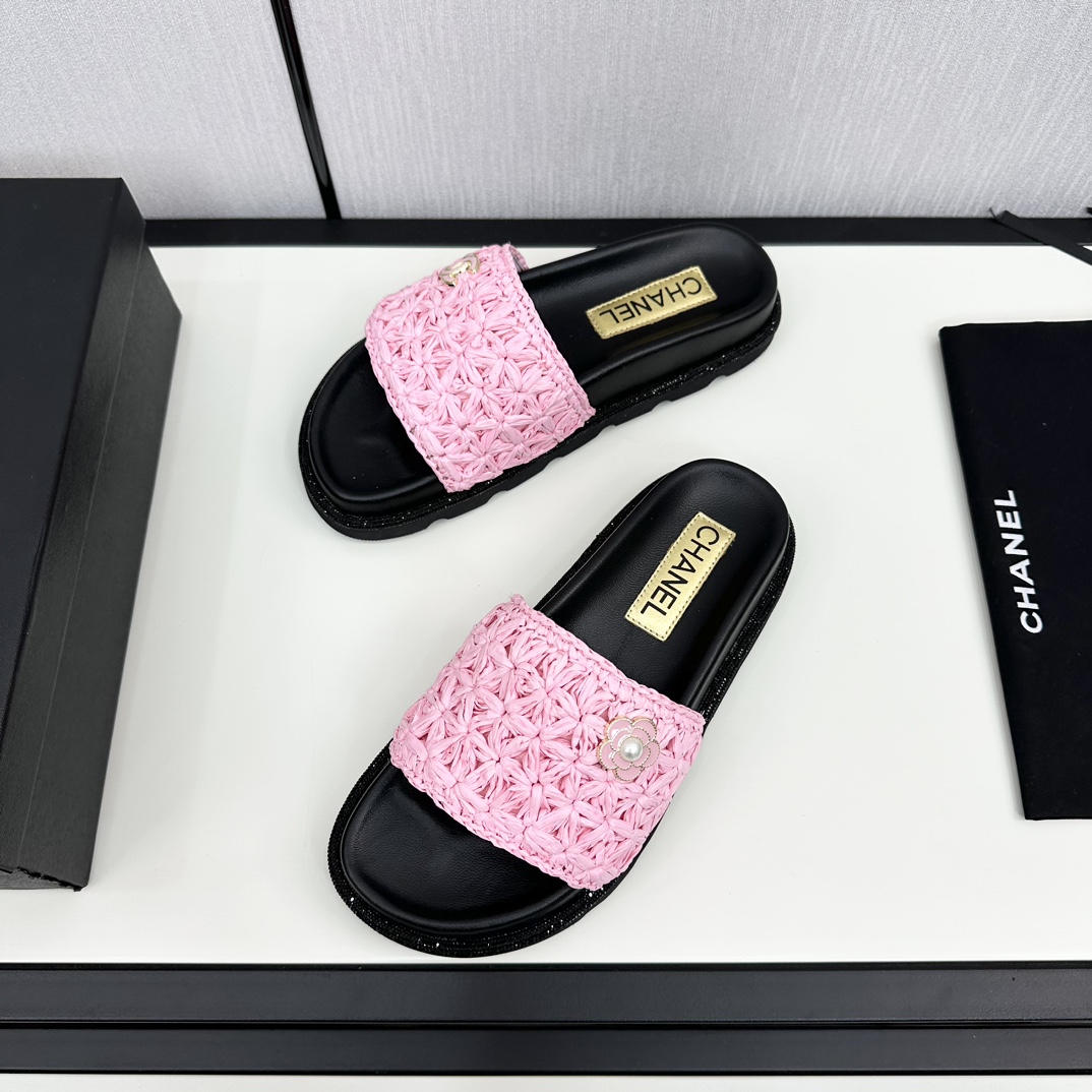 CHANEL hottest knitted slippers