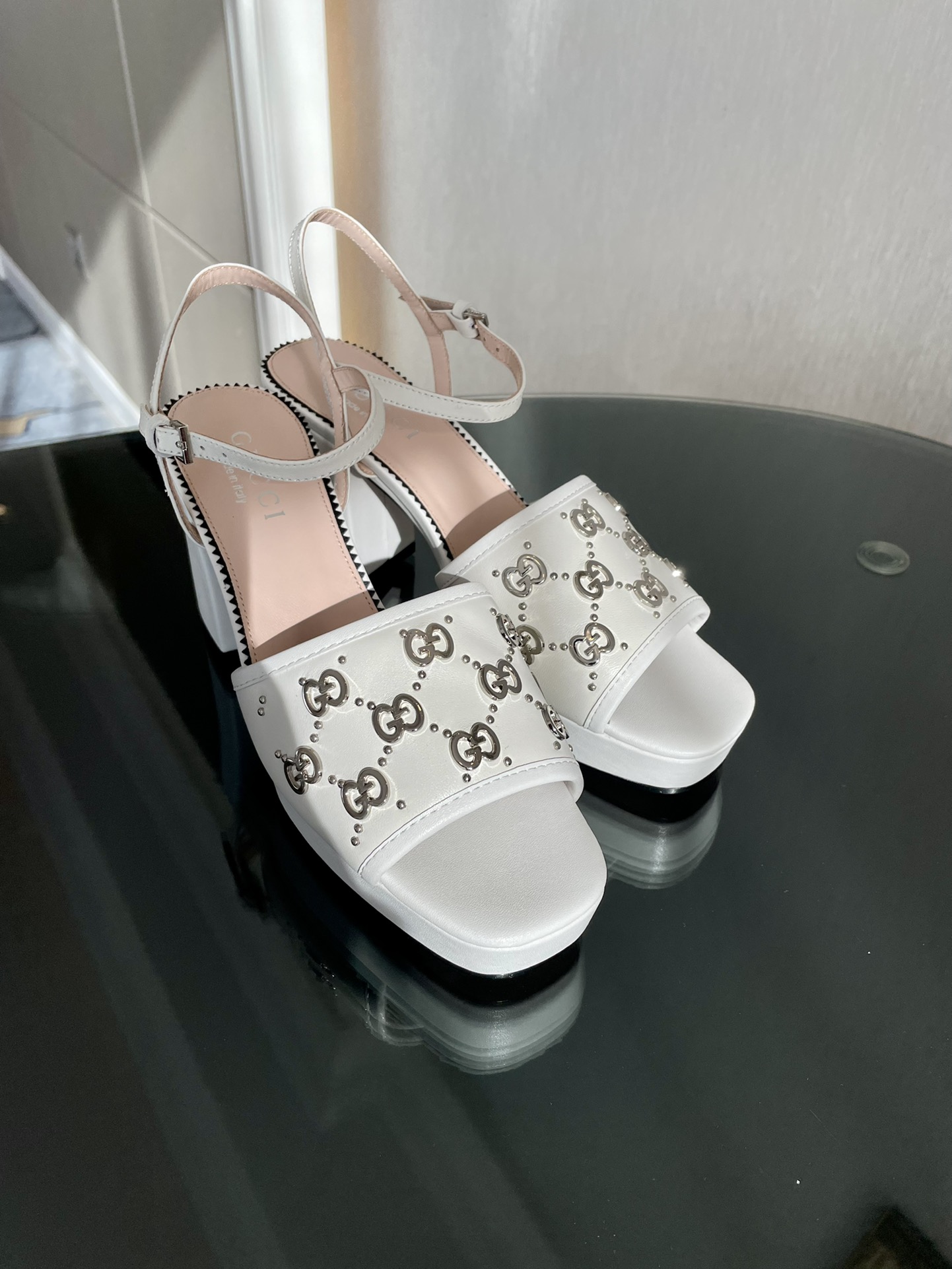 GUCCI SANDALS