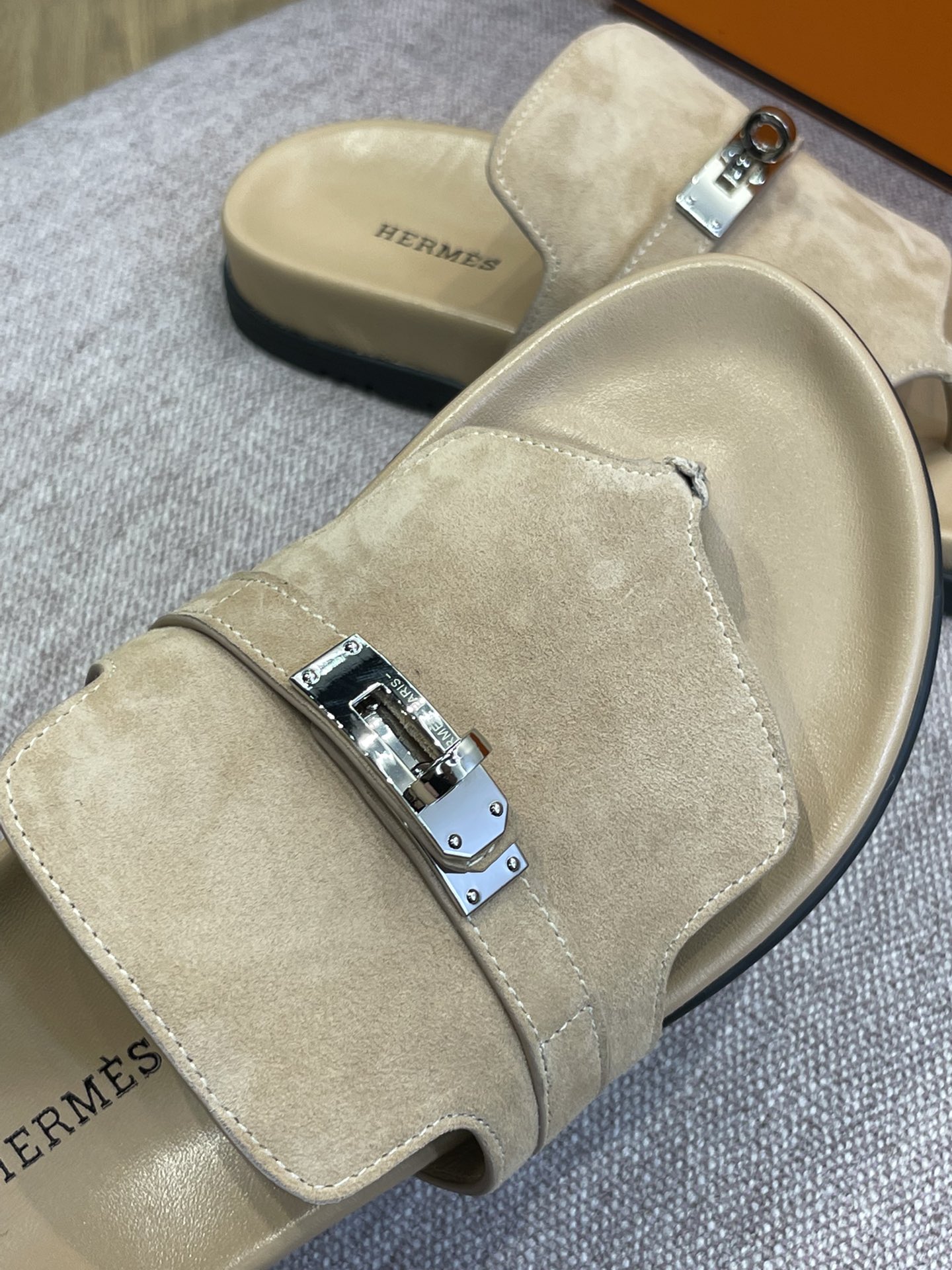 Hermès new pure leather classic Kelly flip-flops