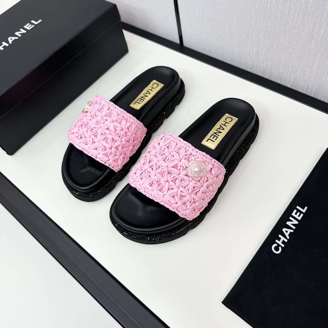 CHANEL hottest knitted slippers