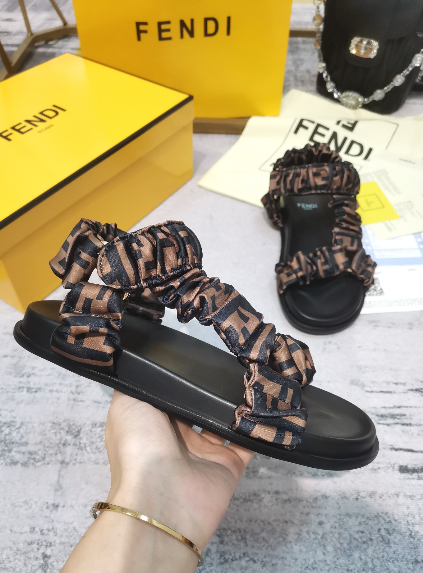 FENDI SLIDES