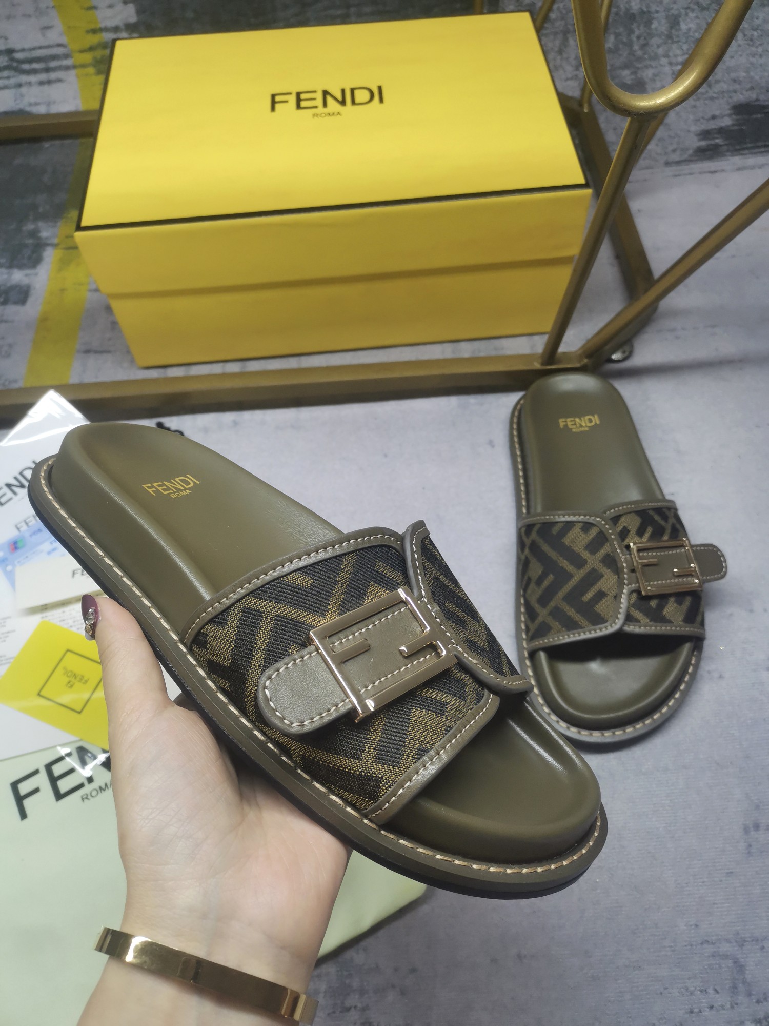 FENDI SLIDES