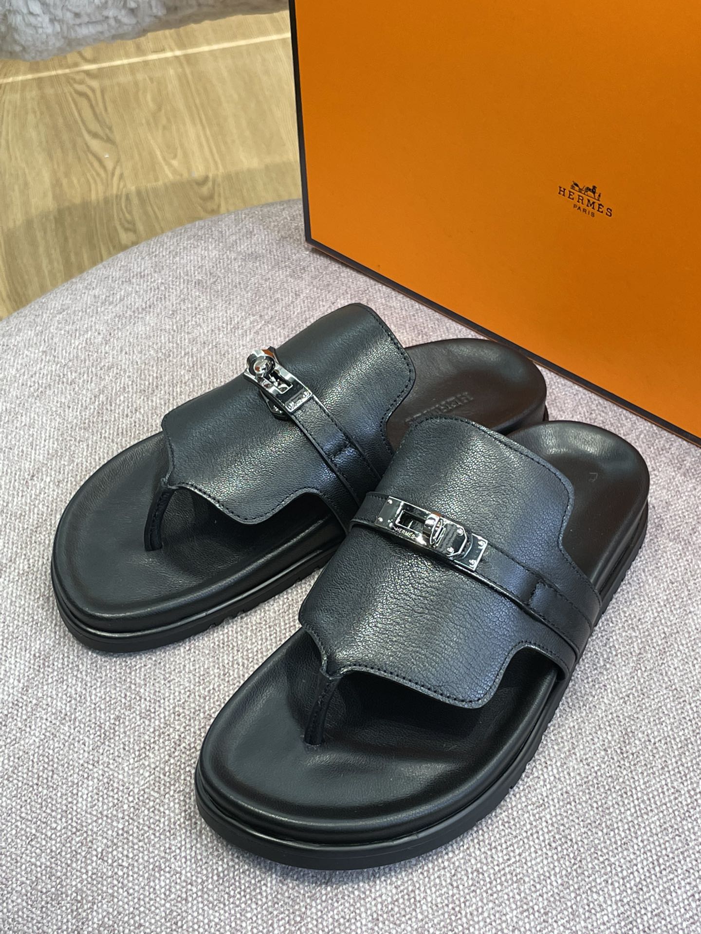 Hermès new pure leather classic Kelly flip-flops