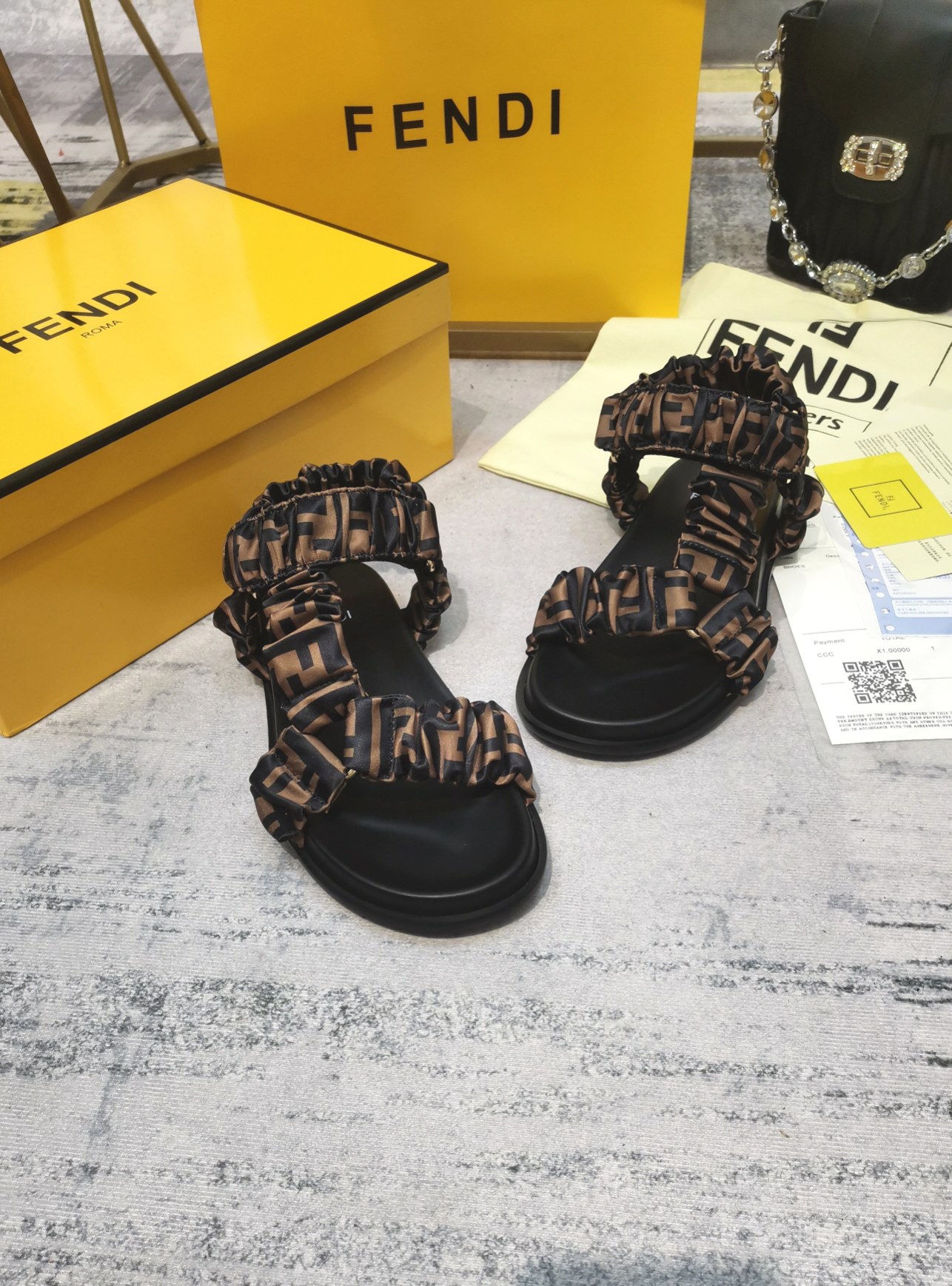 FENDI SLIDES