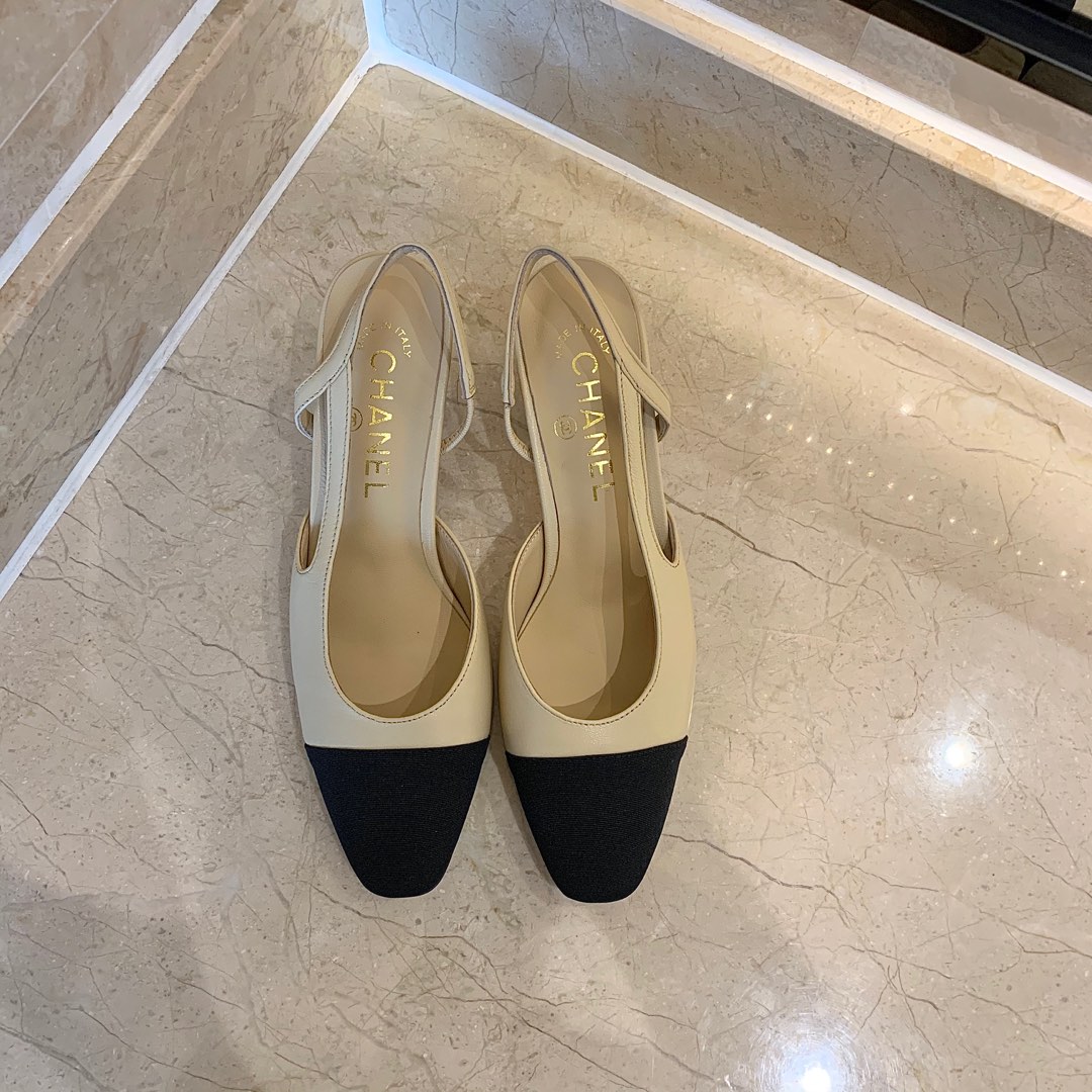 CHANEL Rear Empty Sandals