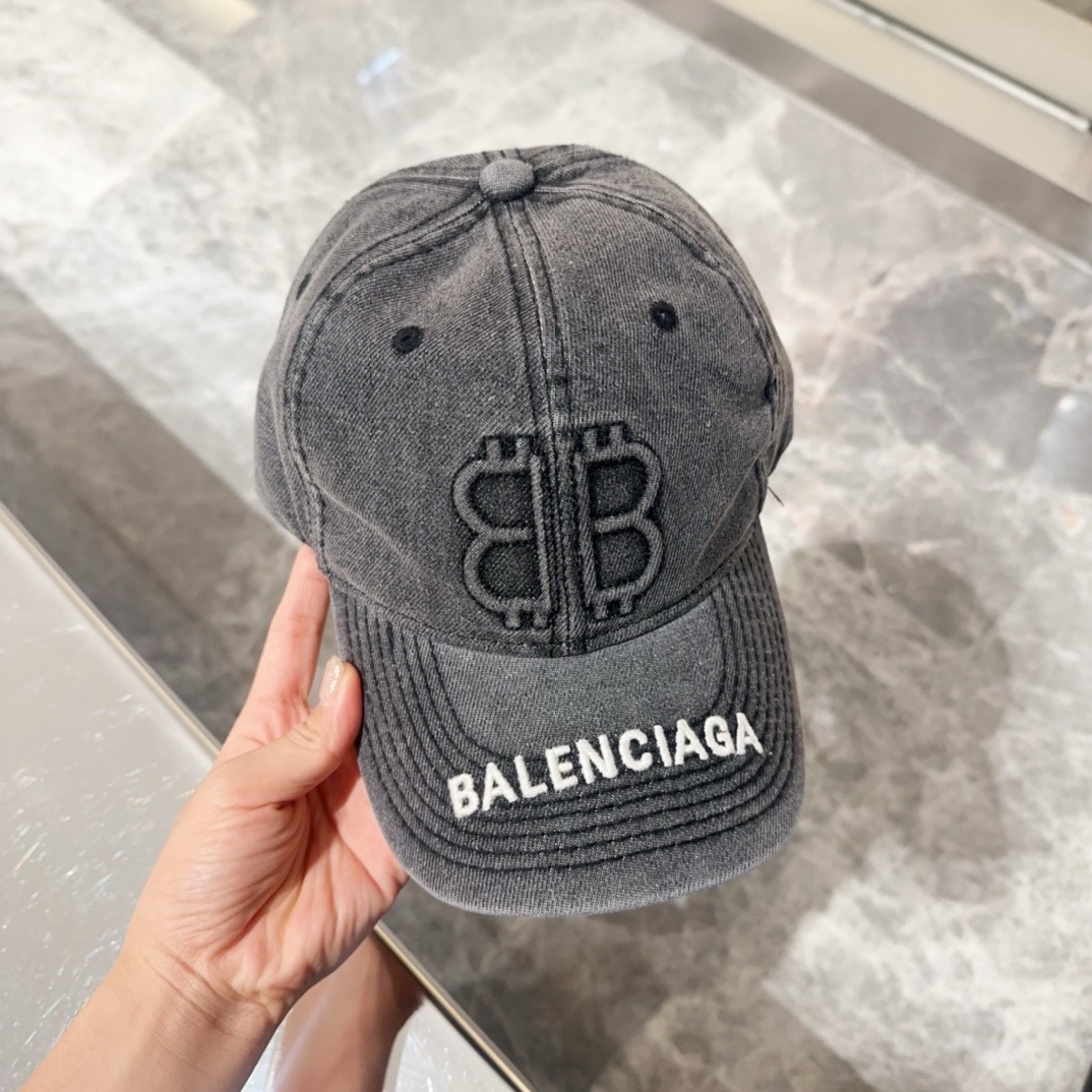 Balenciaga baseball cap