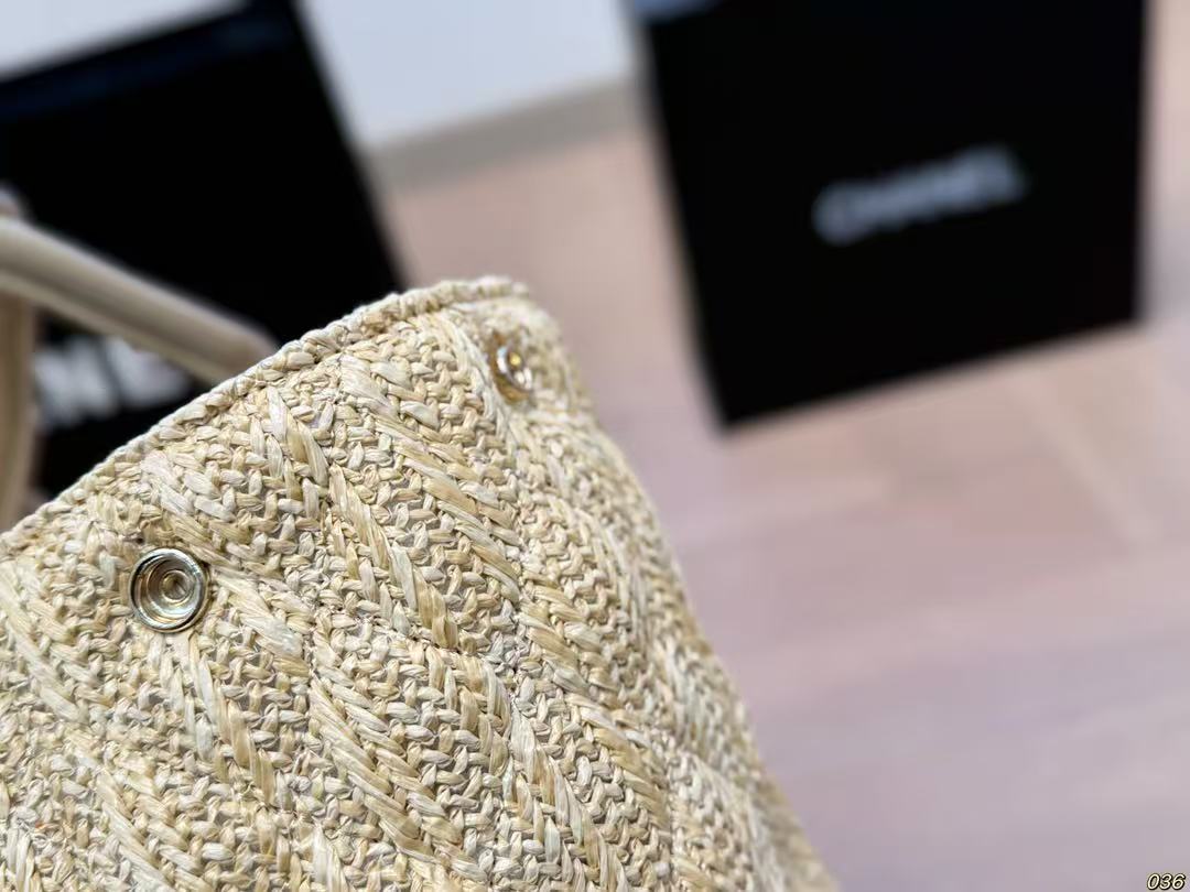 CHANEL Straw beach tote bag