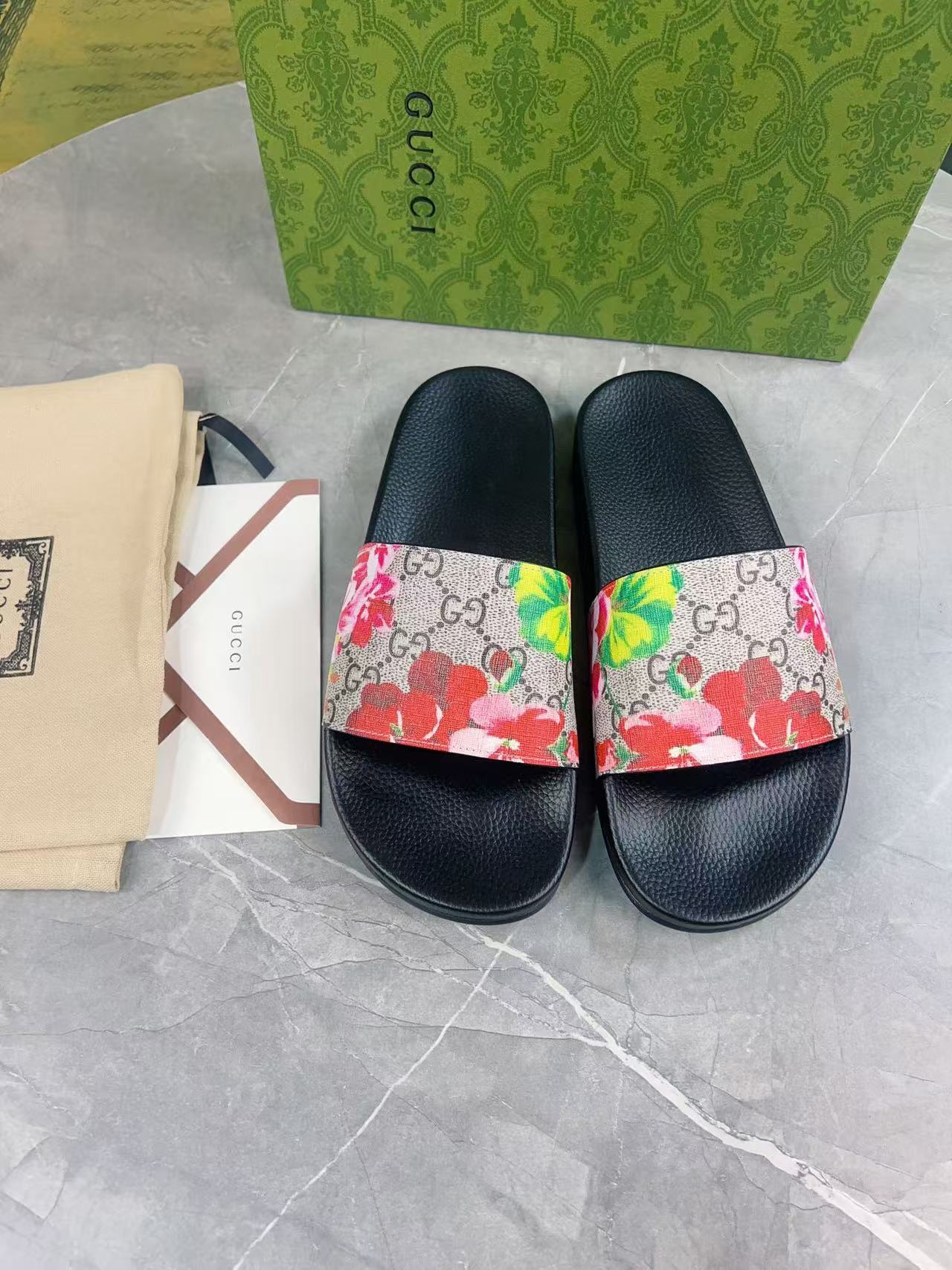 GUCCI Slippers