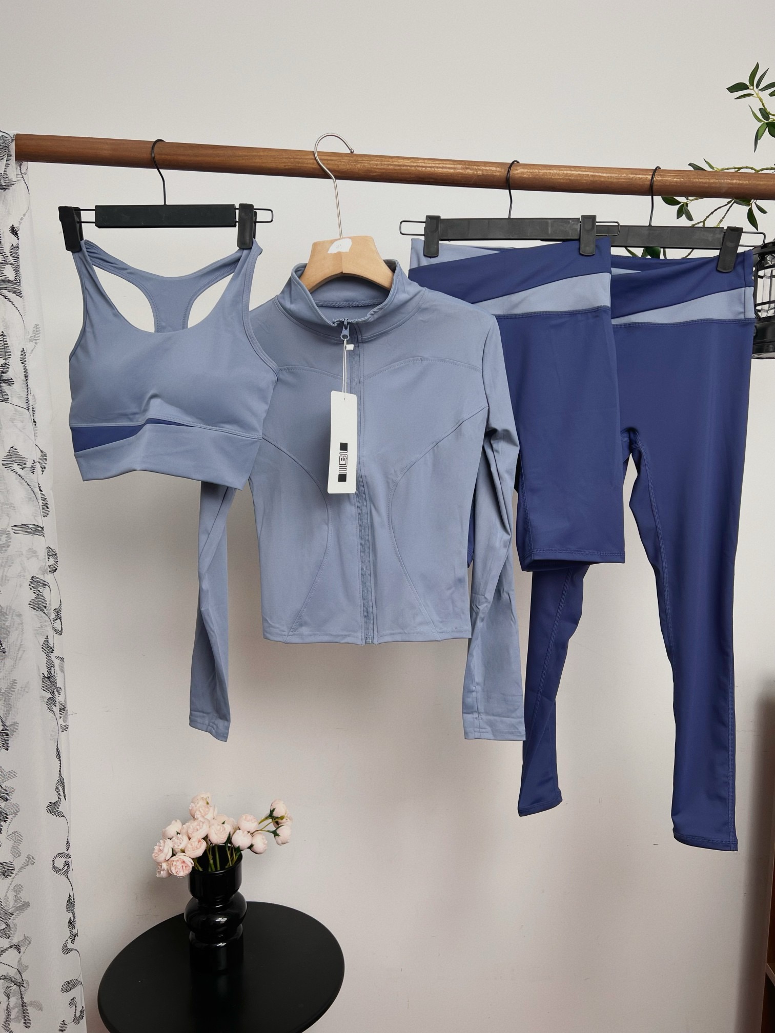 Lululemon Yoga outfit