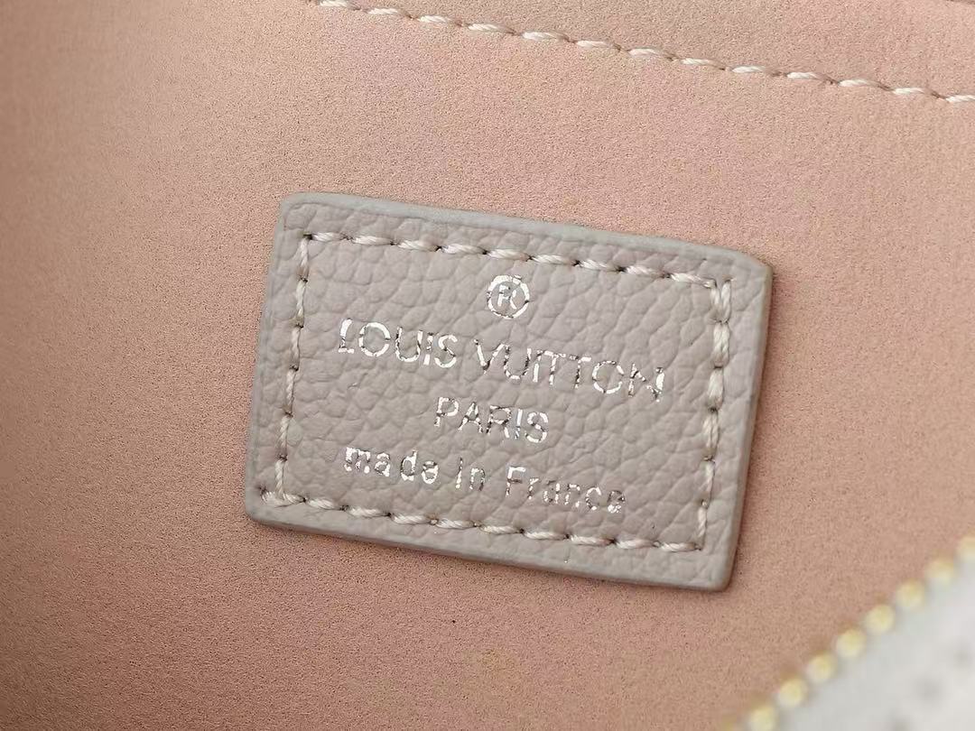 LV Hand It All Handbag (29*18*13cm)