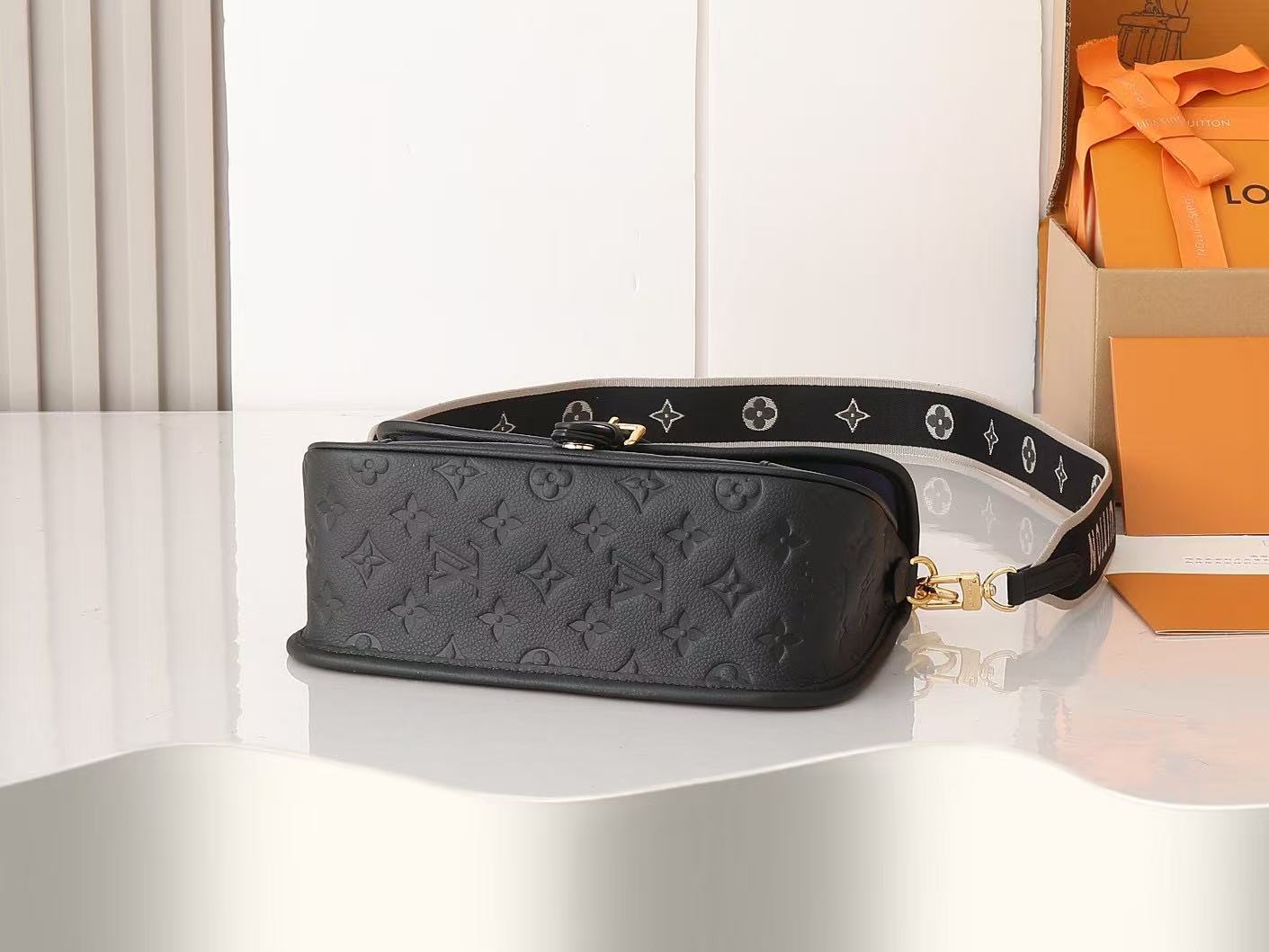 LV  Diane Handbag (best quality)