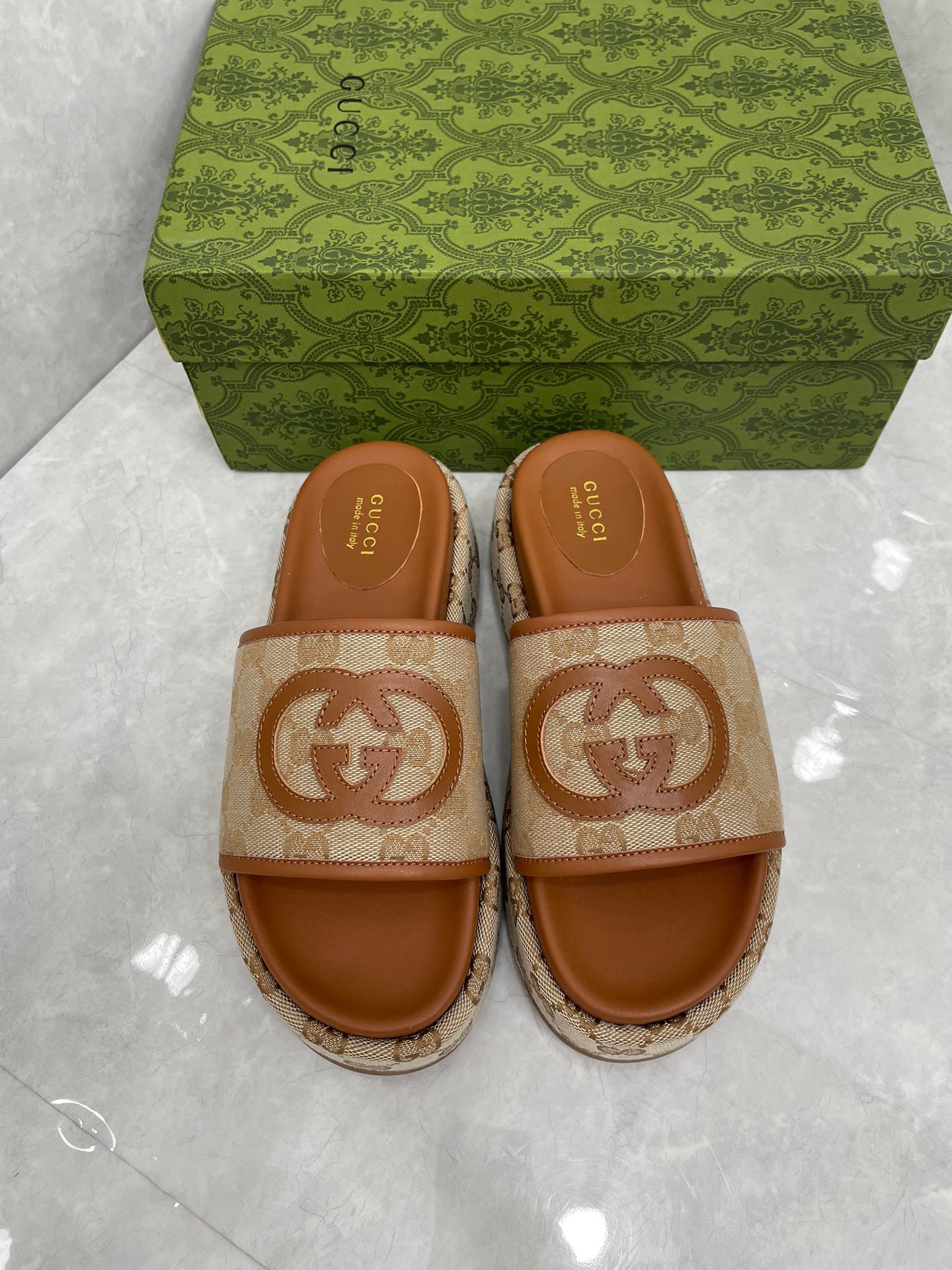 GUCCI Decorated with super double G pattern women's table slippers