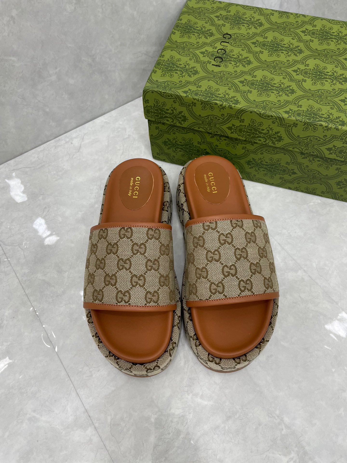 GUCCI Decorated with super double G pattern women's table slippers