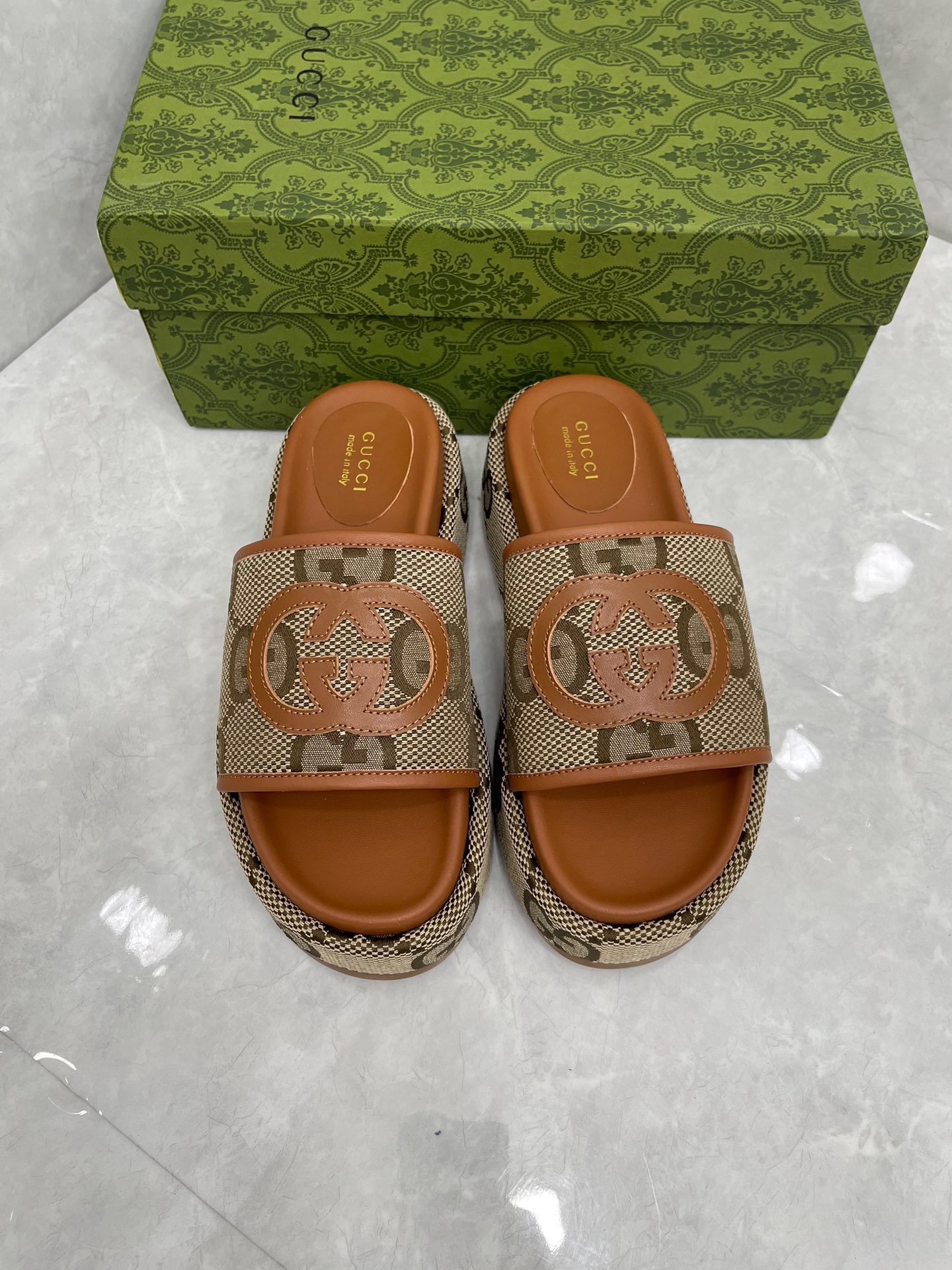 GUCCI Decorated with super double G pattern women's table slippers