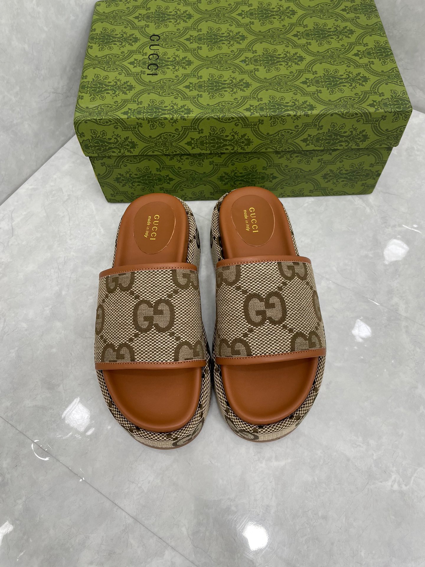 GUCCI Decorated with super double G pattern women's table slippers