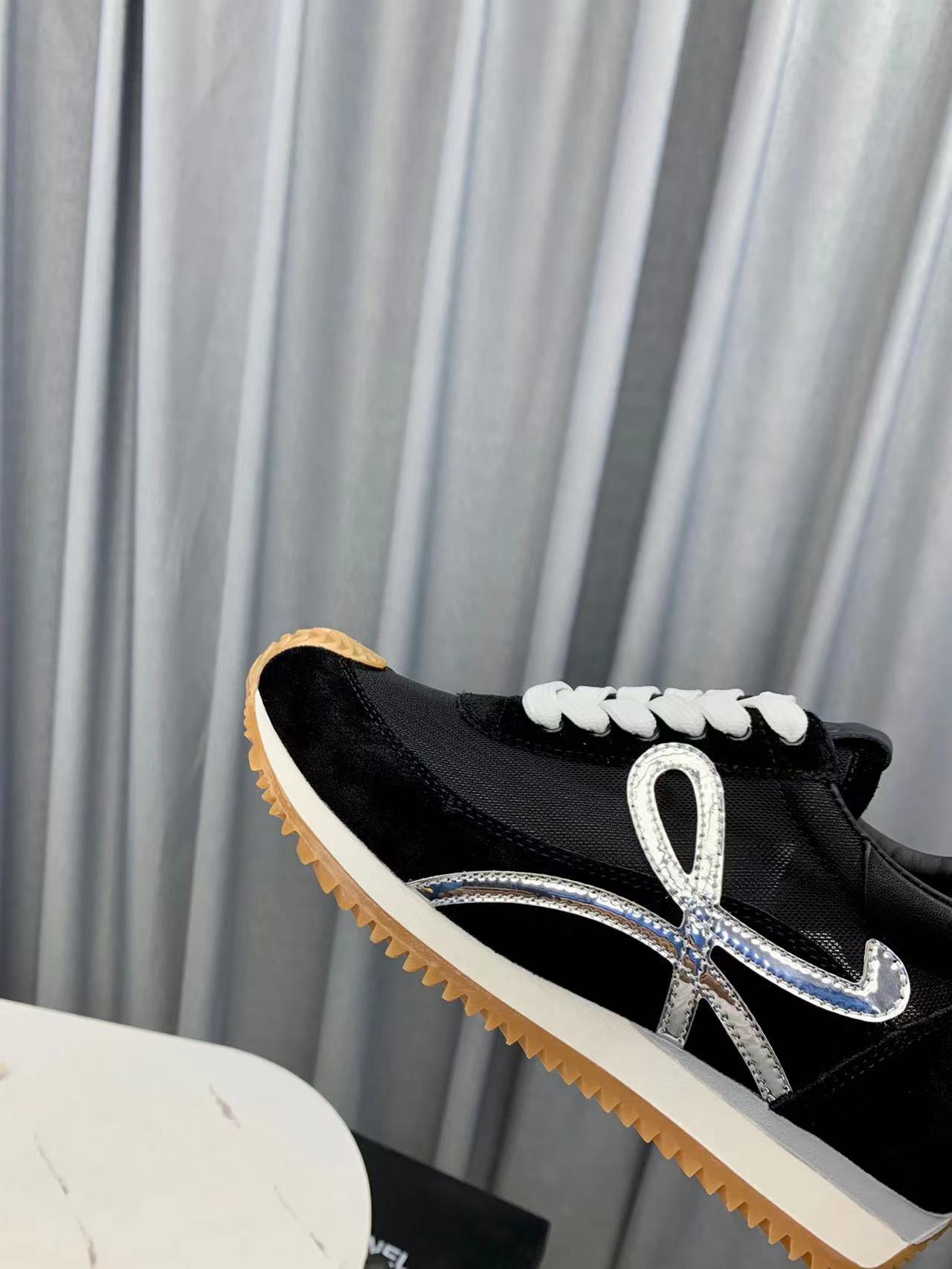 LOEWE Moral training shoes