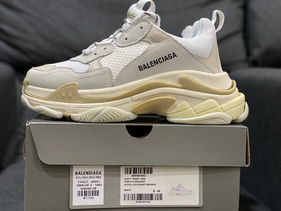 BALENCIAGA TRIPLE S Sneakers