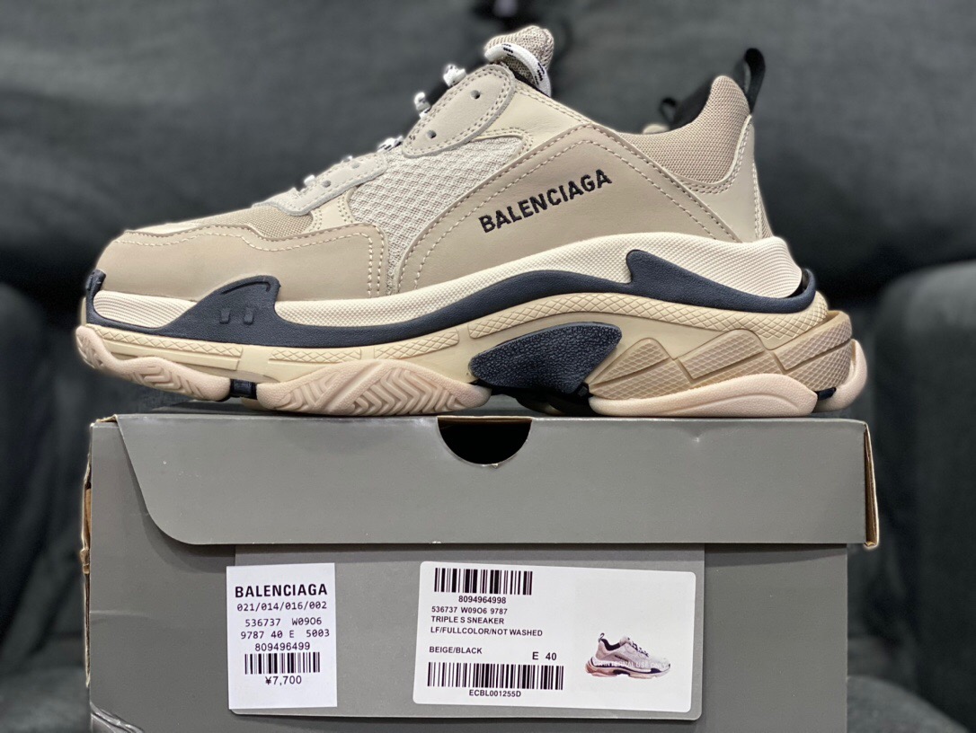 BALENCIAGA TRIPLE S Sneakers