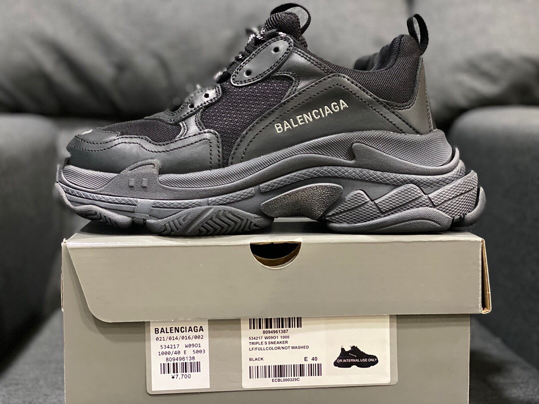 BALENCIAGA TRIPLE S Sneakers