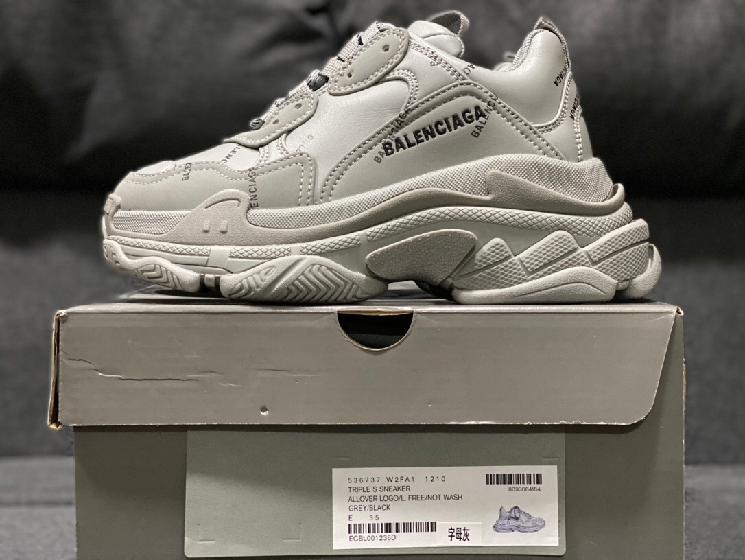 BALENCIAGA TRIPLE S Sneakers