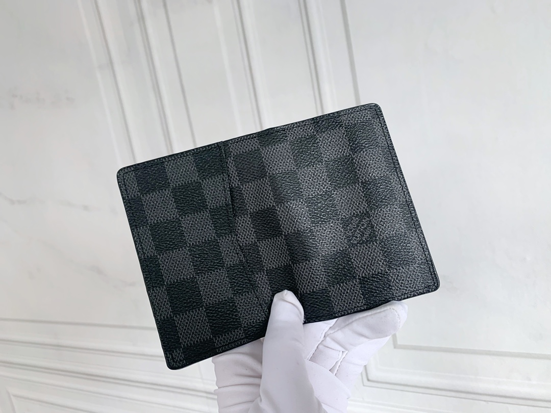 LV Man's Wallet