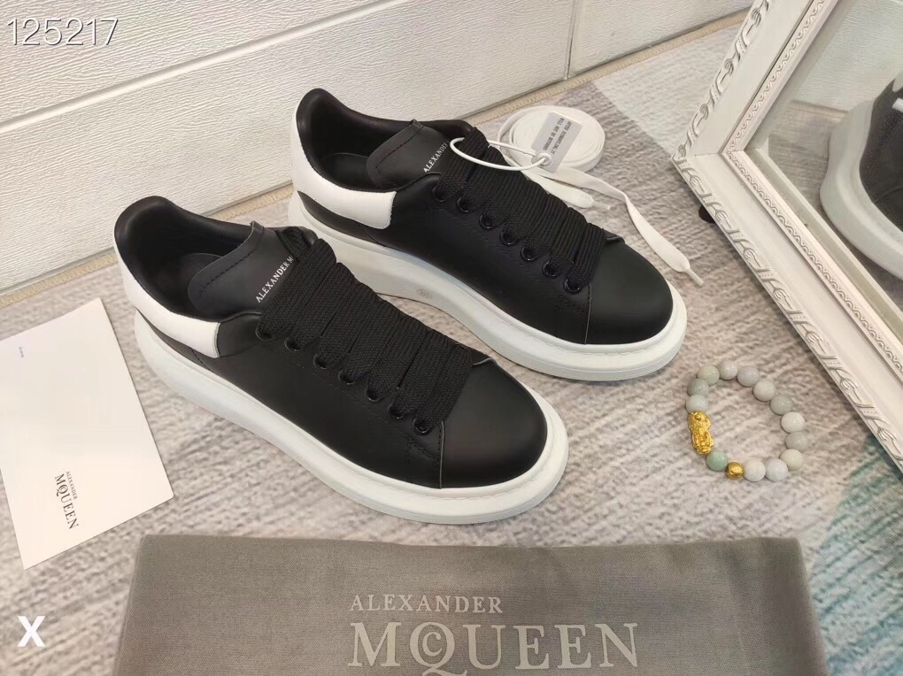 ALEXANDER McQUEEN Sneakers
