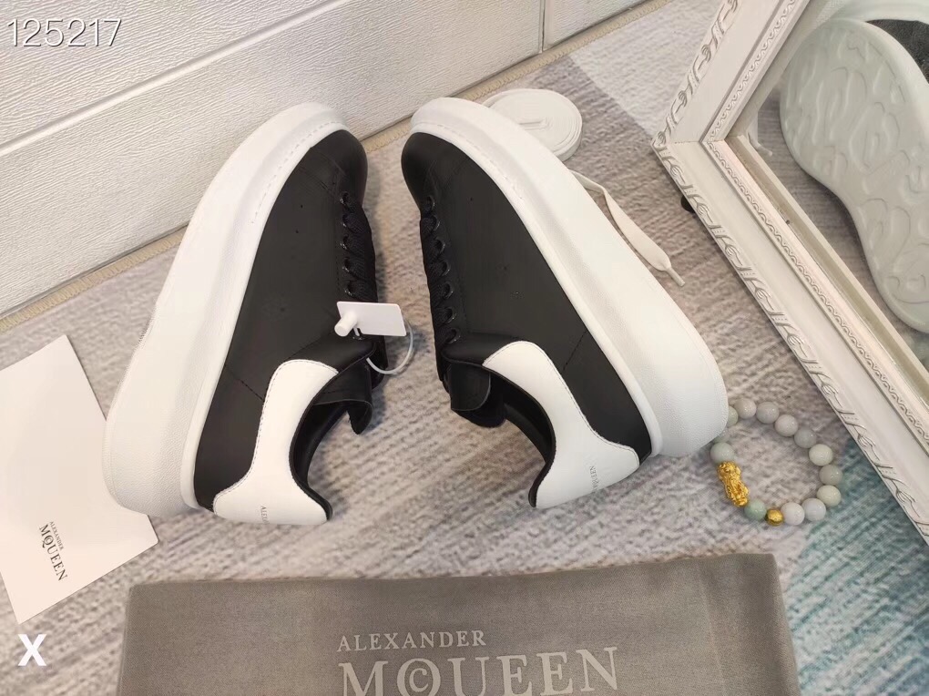 ALEXANDER McQUEEN Sneakers