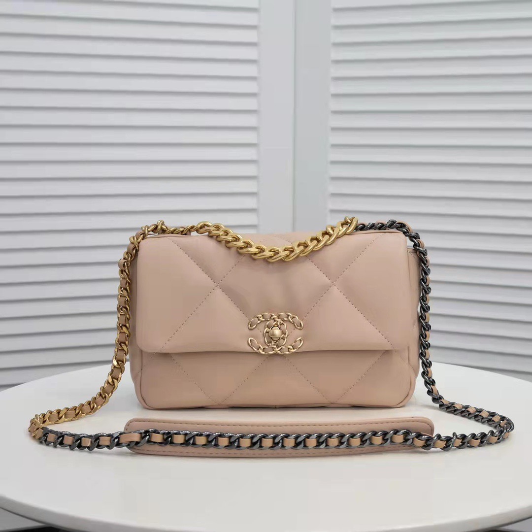 CHANEL 19 Bag