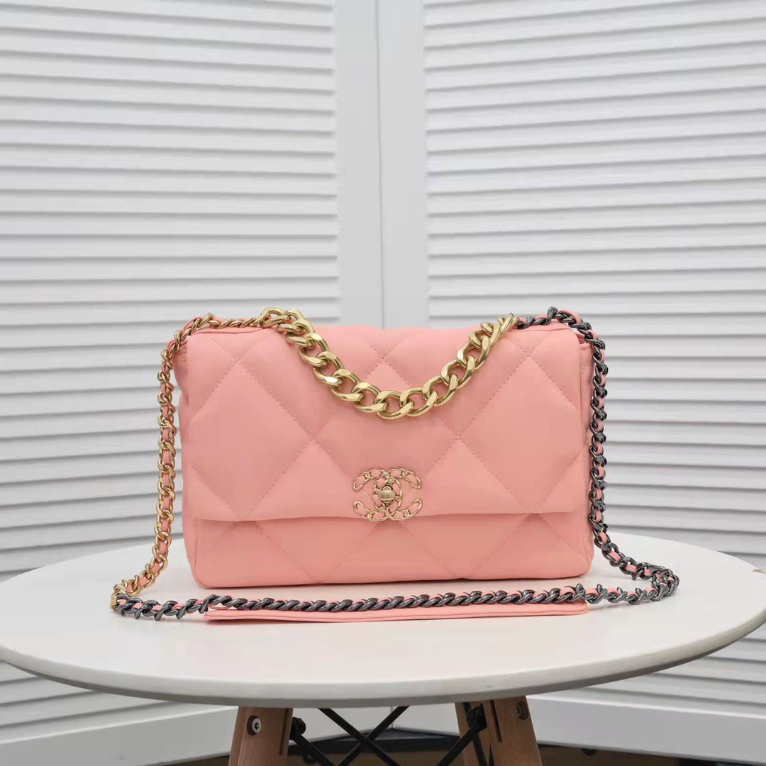 CHANEL 19 Bag