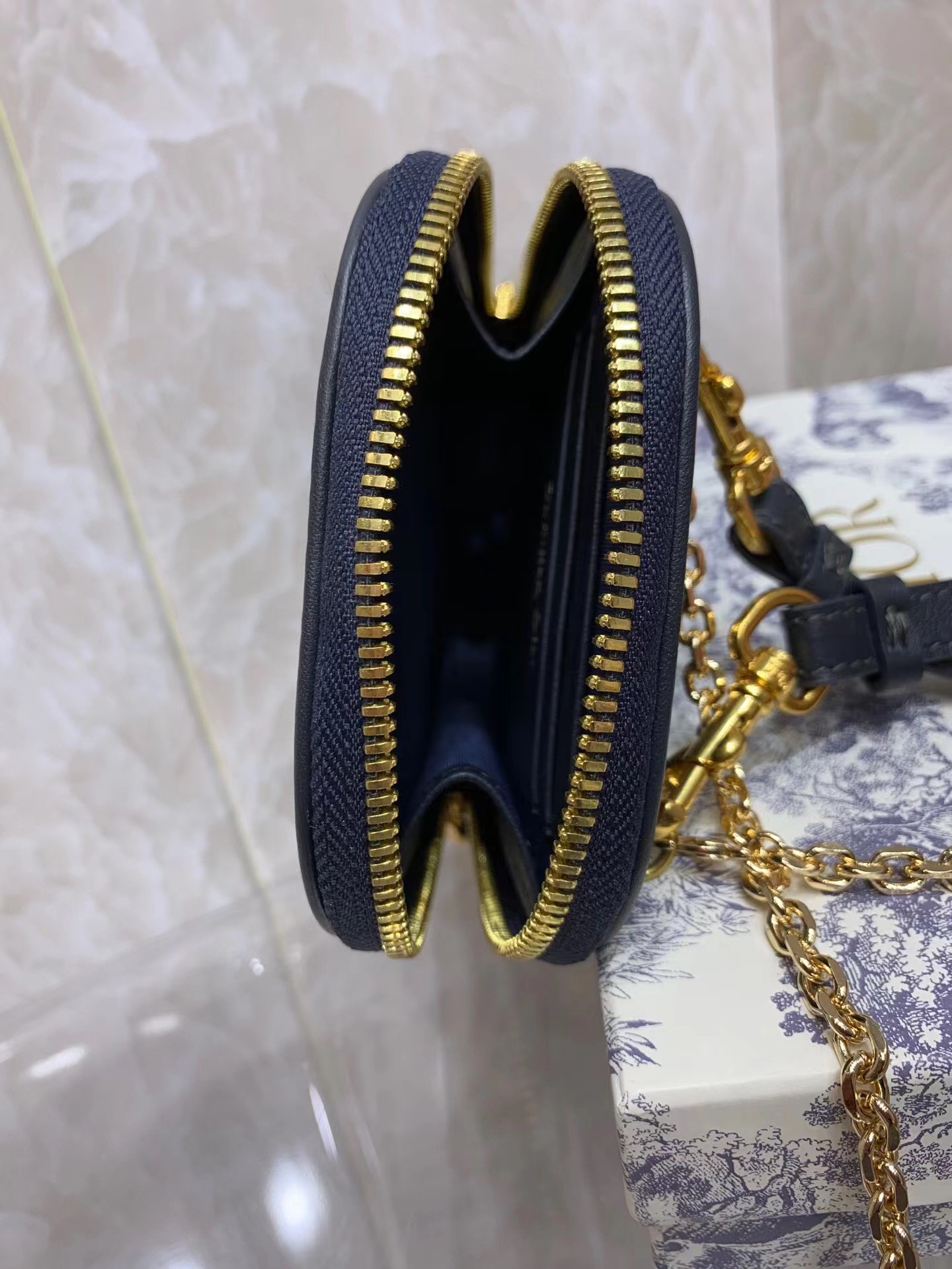 DIOR 30 MONTAIGNE PHONE HOLDER