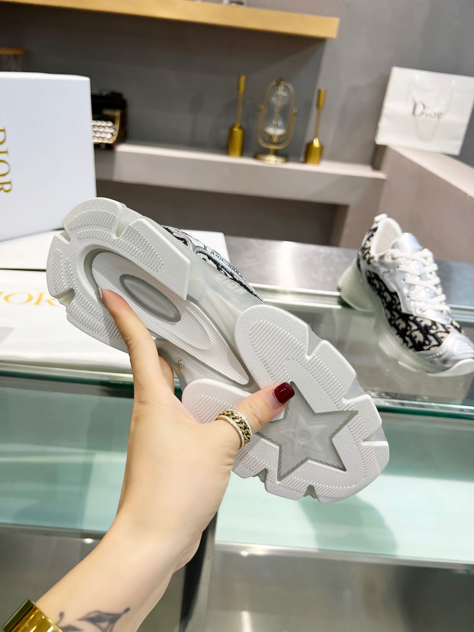 DIOR B31 Sneakers